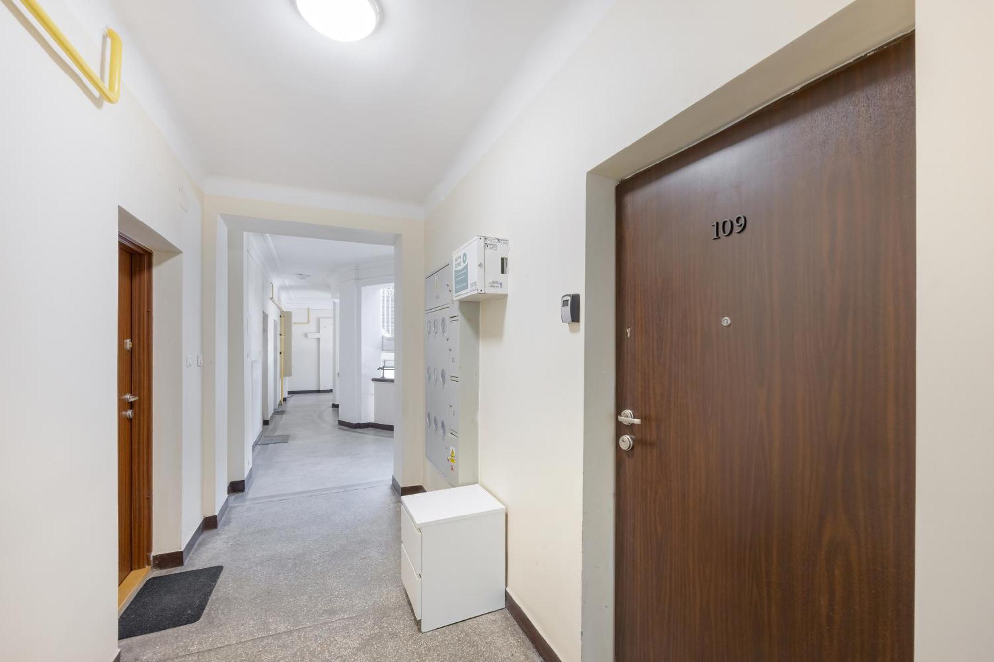 J&W Apartments Studio Solidarnosci Варшава Экстерьер фото