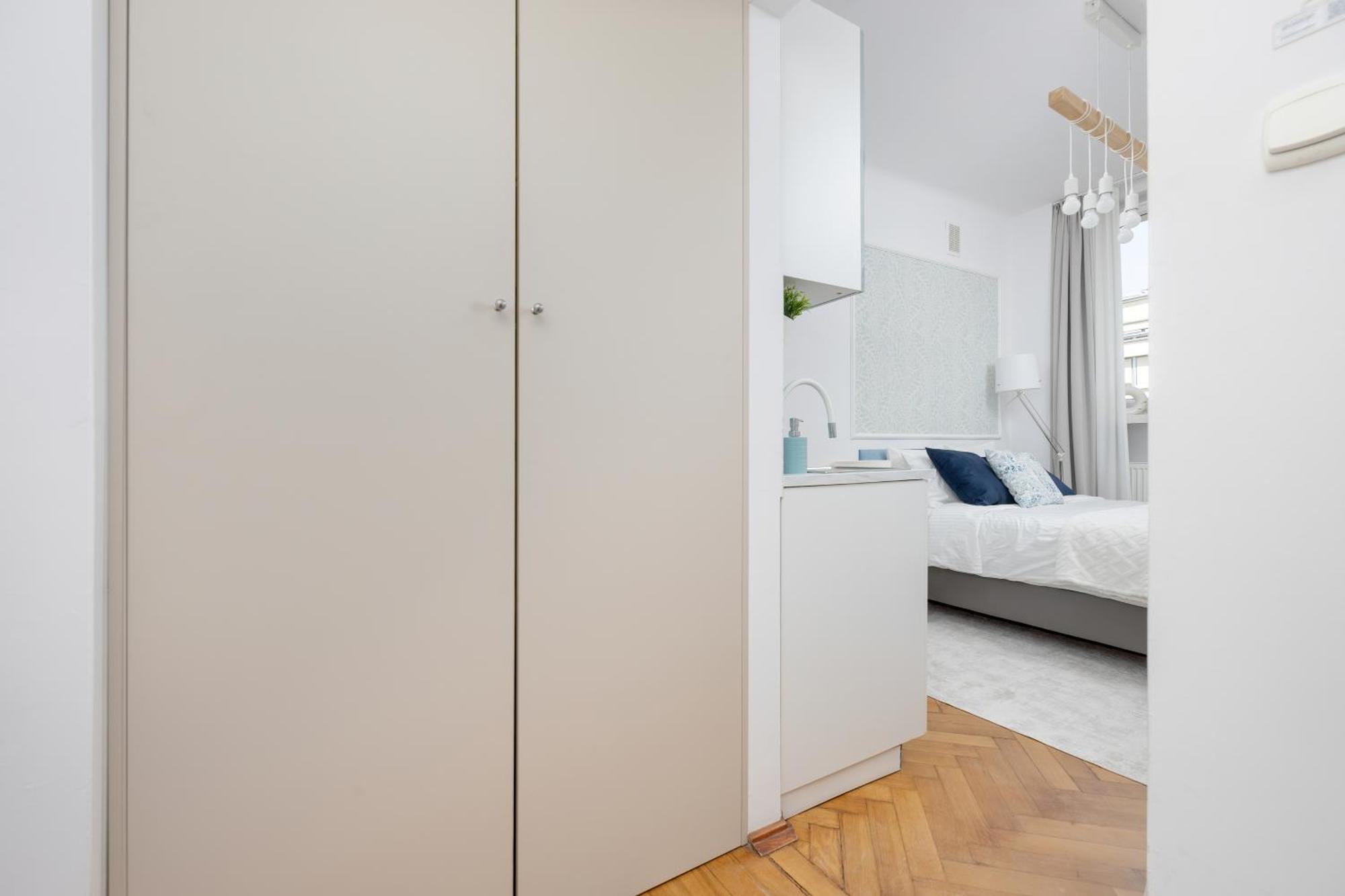 J&W Apartments Studio Solidarnosci Варшава Экстерьер фото